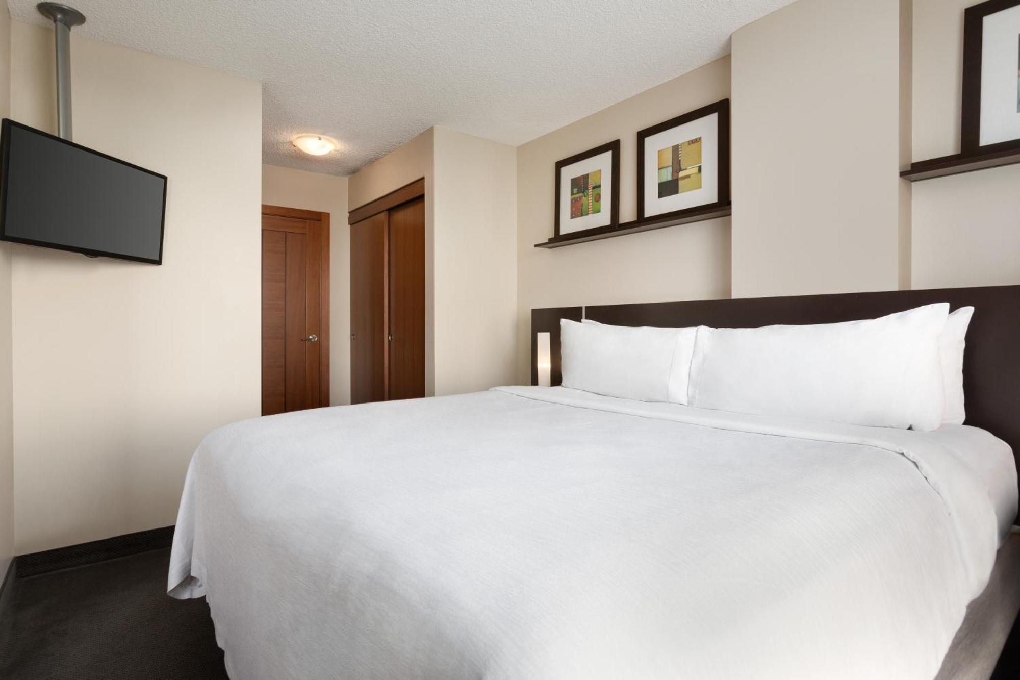 Embassy Suites By Hilton - Montreal Ngoại thất bức ảnh