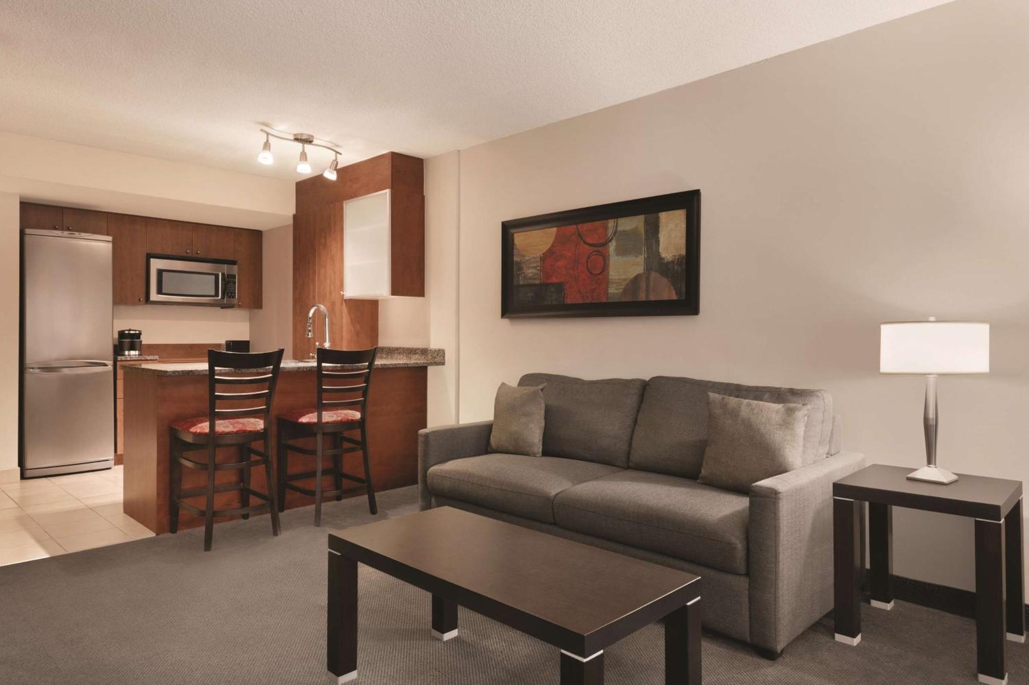 Embassy Suites By Hilton - Montreal Ngoại thất bức ảnh