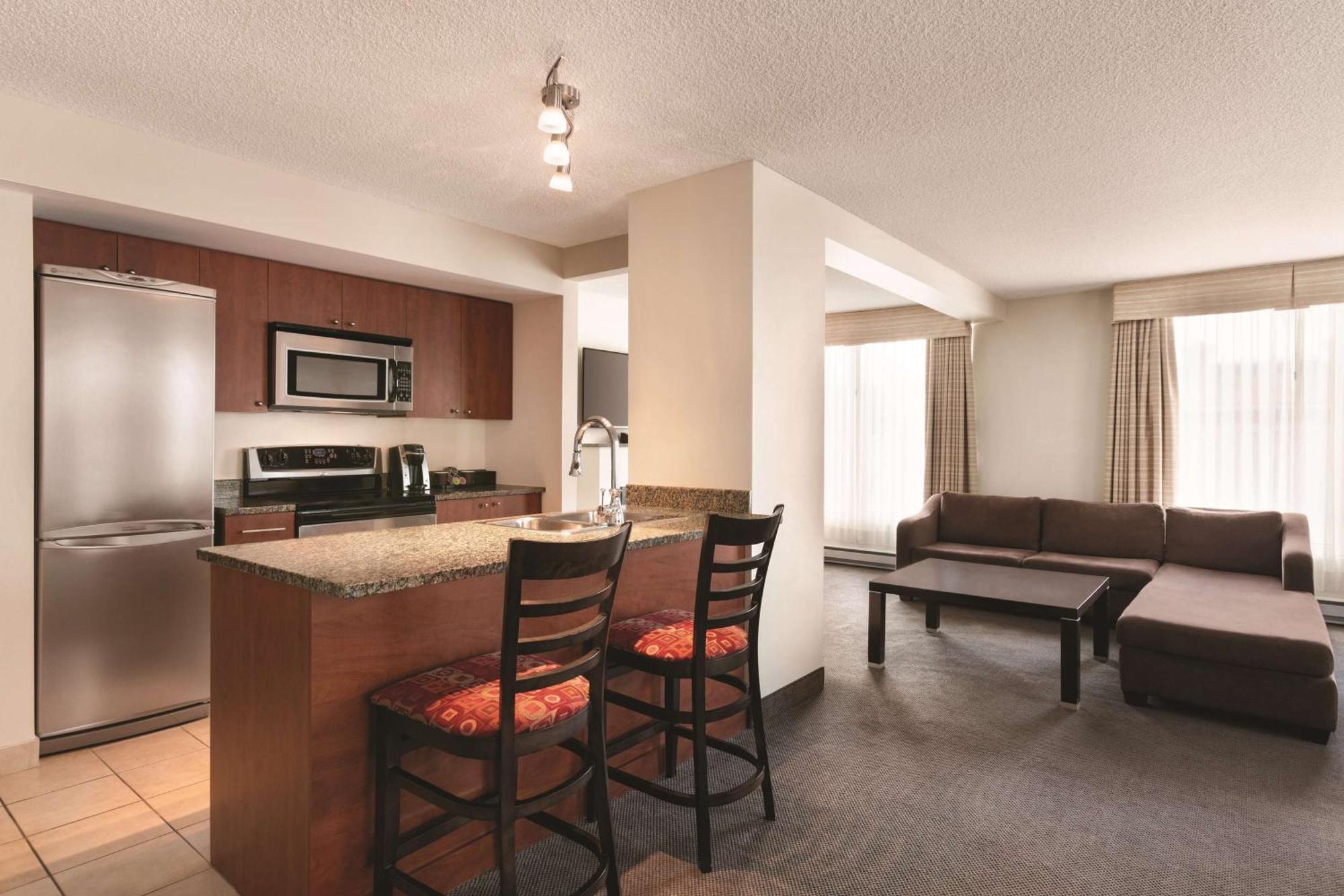 Embassy Suites By Hilton - Montreal Ngoại thất bức ảnh