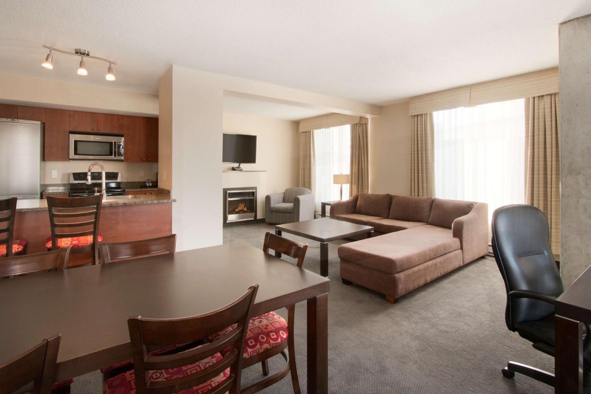 Embassy Suites By Hilton - Montreal Ngoại thất bức ảnh