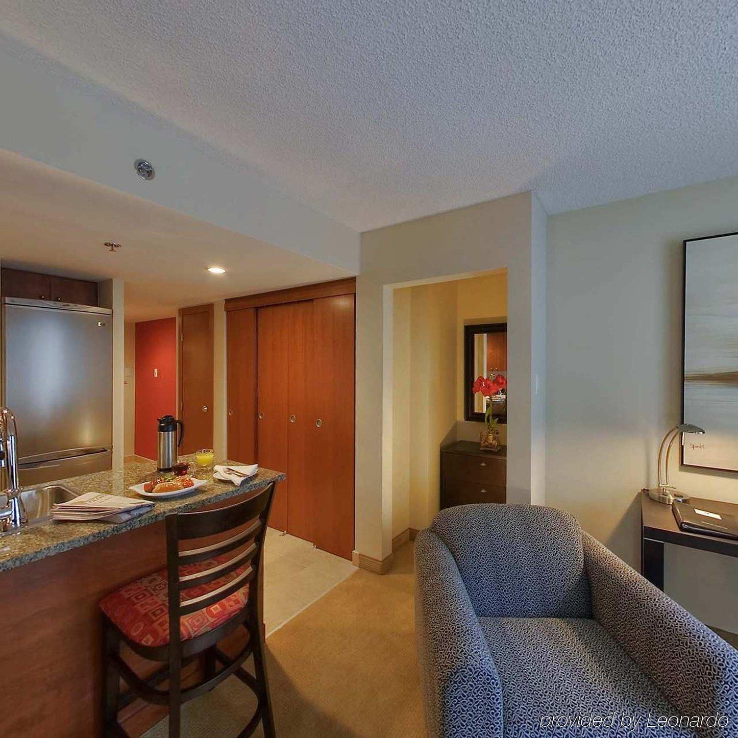 Embassy Suites By Hilton - Montreal Phòng bức ảnh