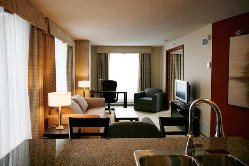 Embassy Suites By Hilton - Montreal Ngoại thất bức ảnh